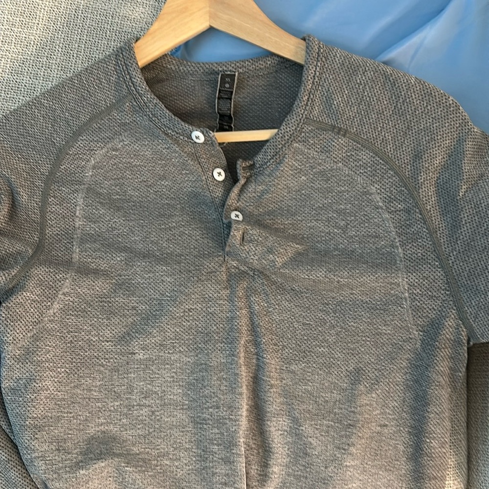 Lululemon Grey shirt